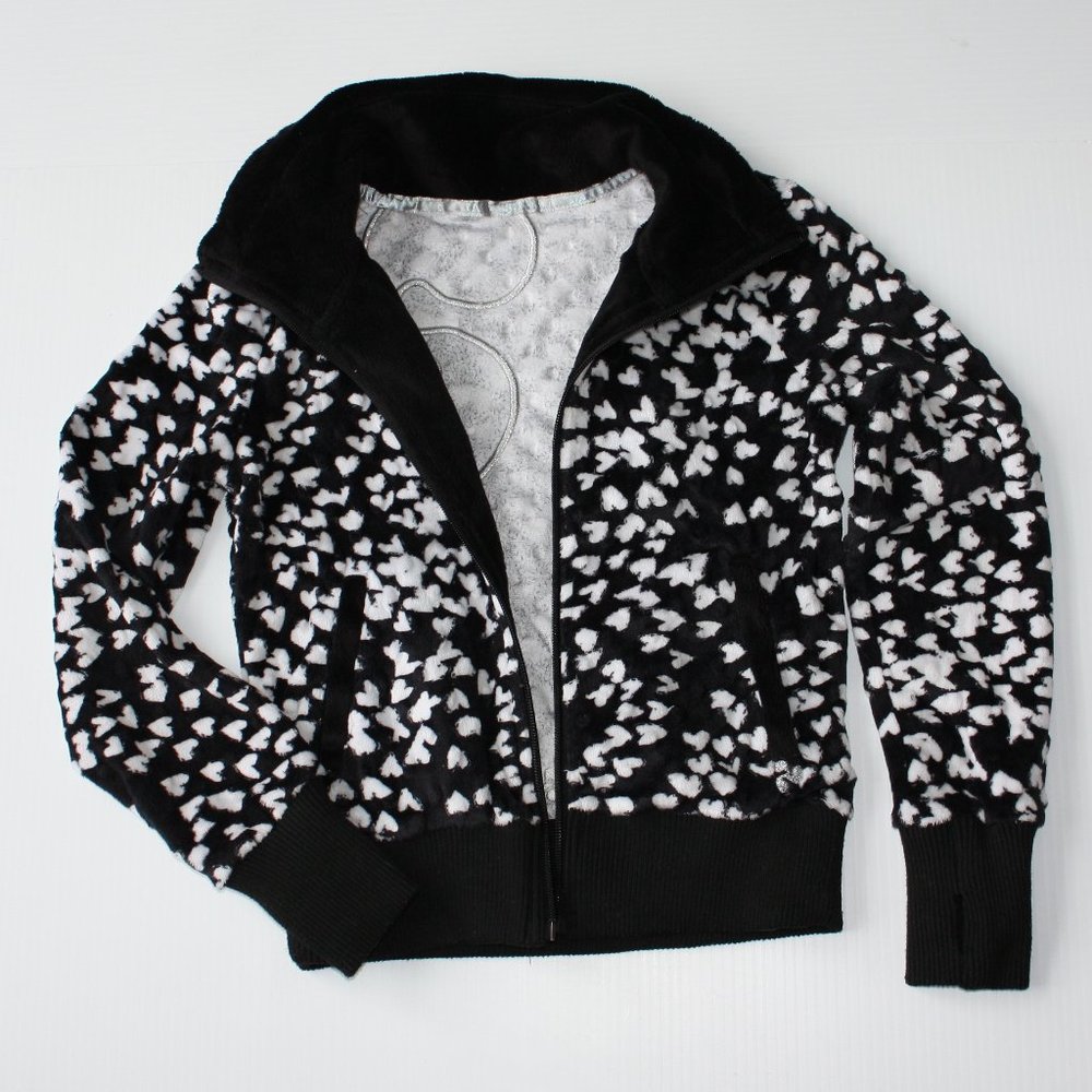 Triple Flip Boutique Girl's Yoga Dance Black & White Hearts Minky Zip Up size 8
